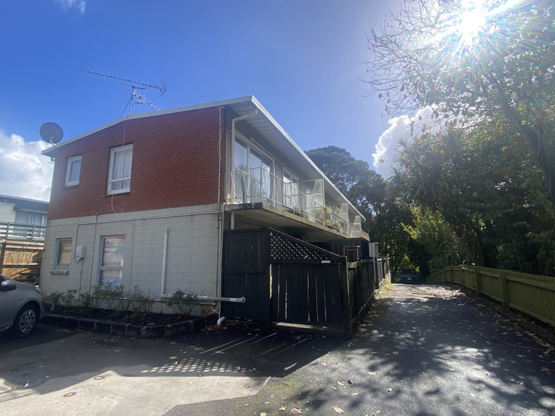 7/8 Edenvale Park Road, Mount Eden, Auckland - Carousel 1
