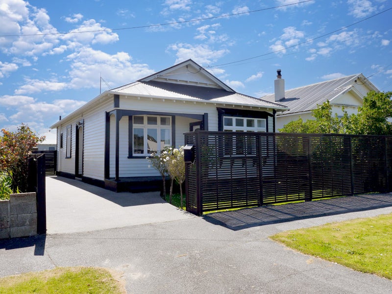 17 Trafalgar Street, Saint Kilda, Dunedin - Carousel 1