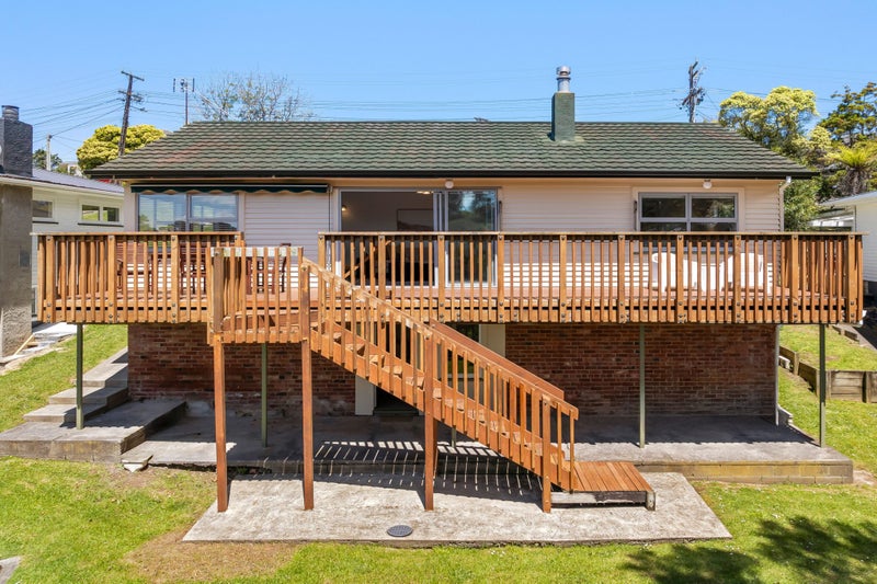 10 Weldene Avenue, Glenfield, Auckland - Carousel 1