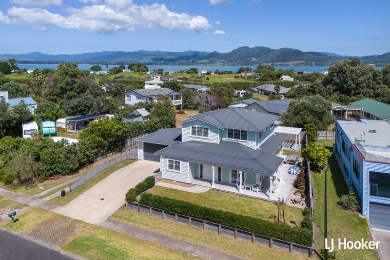 30 Papaunahi Road, Bowentown, Waihi Beach - Carousel 1