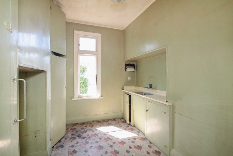 321 Thames Street, Oamaru - Carousel 2