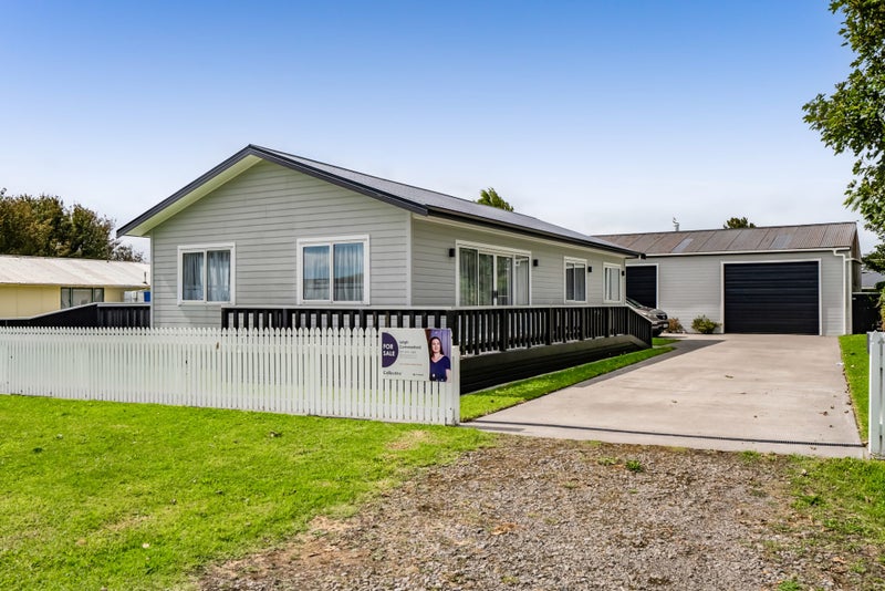 6 Whitcombe Terrace, Midhirst, Stratford - Carousel 1