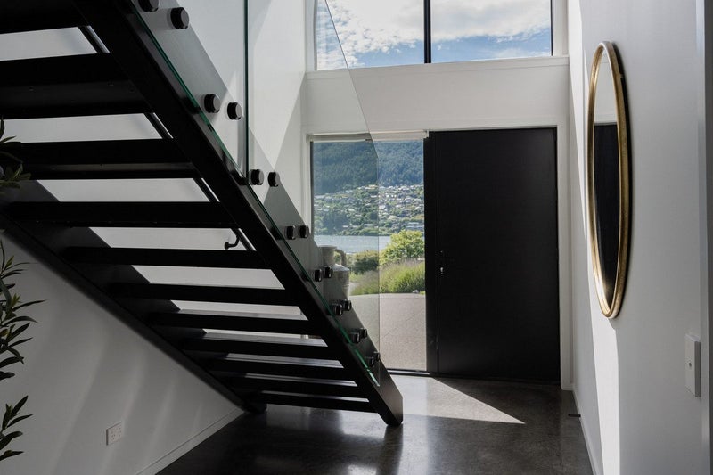 8 Spring Hill Road, Kelvin Heights, Queenstown - Carousel 2