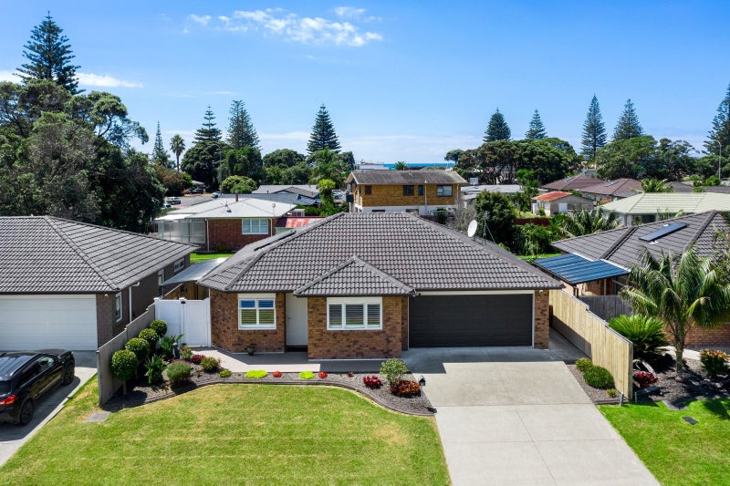 39 Elizabeth Street, Orewa, Orewa - Carousel 1