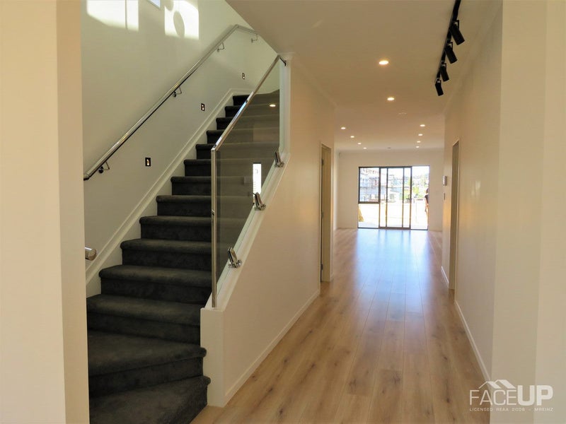 16 Hea Road, Hobsonville, Auckland - Carousel 2