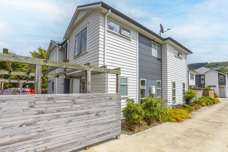 23B Hinau Street, Tawa, Wellington - Carousel 1