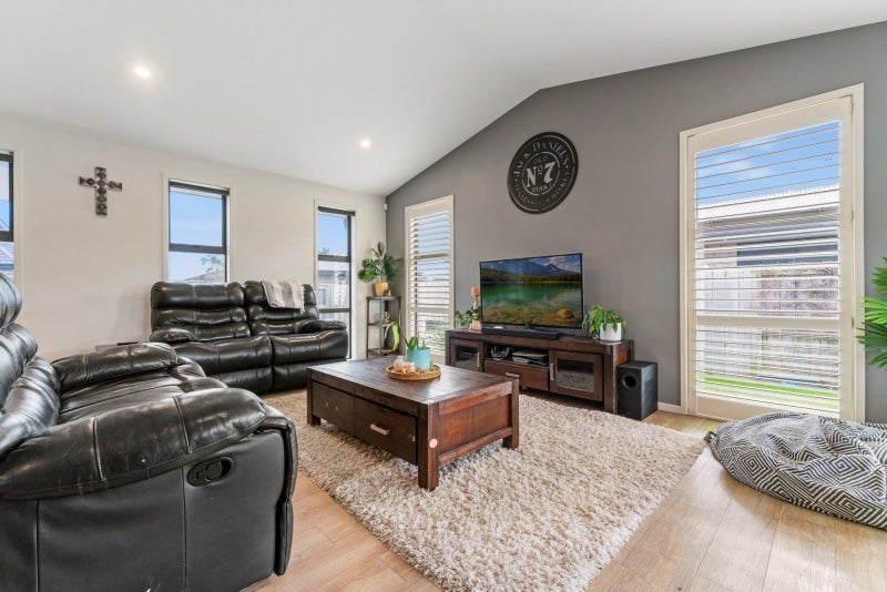 27 Hebe Crescent, Papamoa Beach, Papamoa - Carousel 2