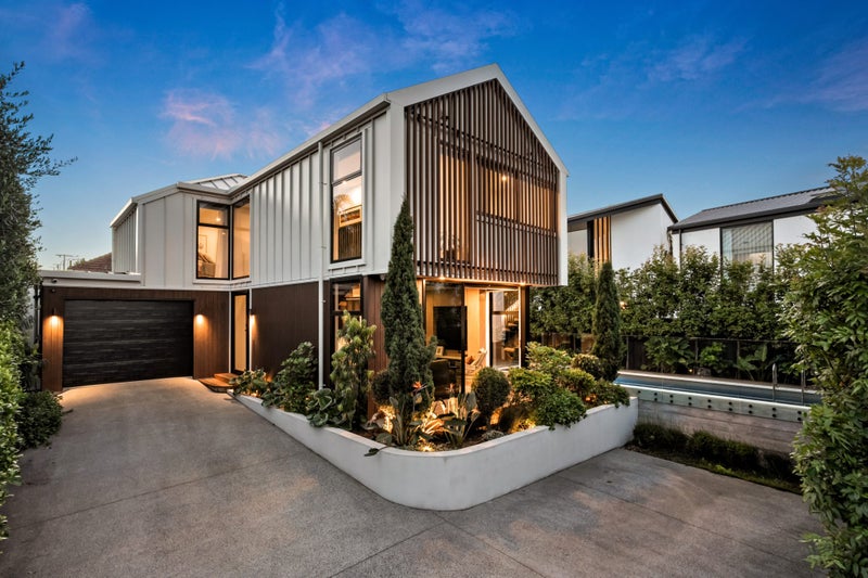 64A Huia Road, Point Chevalier, Auckland - Carousel 1