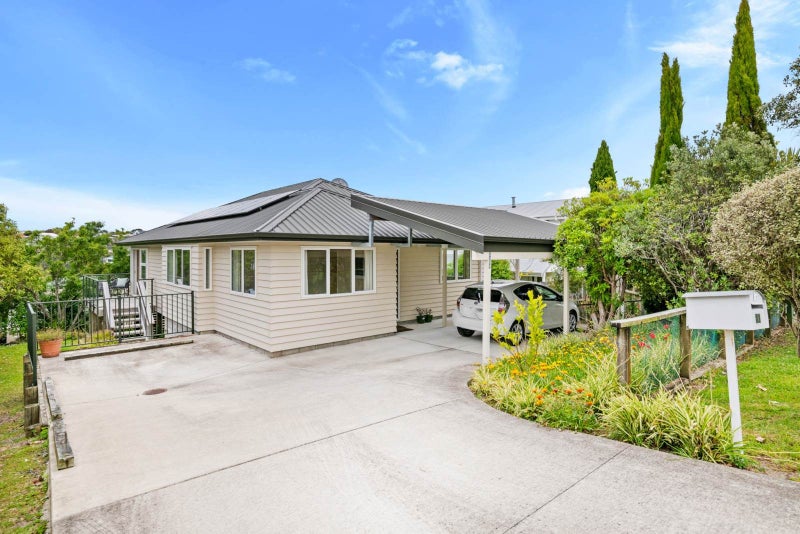 12 Kiteroa Terrace, Rothesay Bay, Auckland - Carousel 1