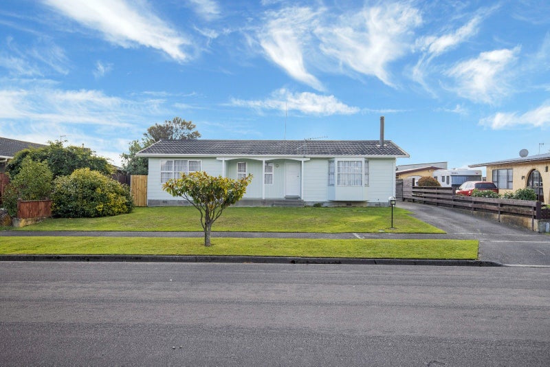 21 Paradise Place, Milson, Palmerston North - Carousel 1