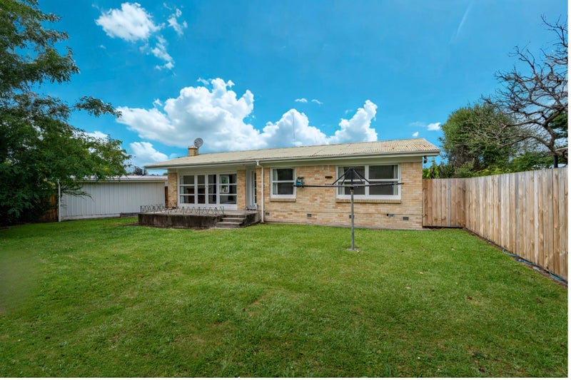 18 Brocas Avenue, Hillcrest, Hamilton - Carousel 2