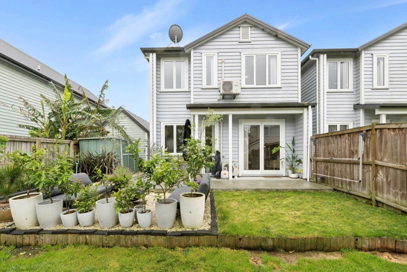 17 Stitchbird Crescent, Papakura, Papakura - Carousel 2