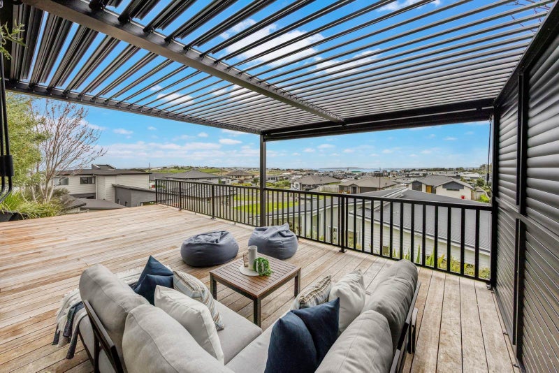 12 Flaxfield Lane, Beachlands, Auckland - Carousel 1