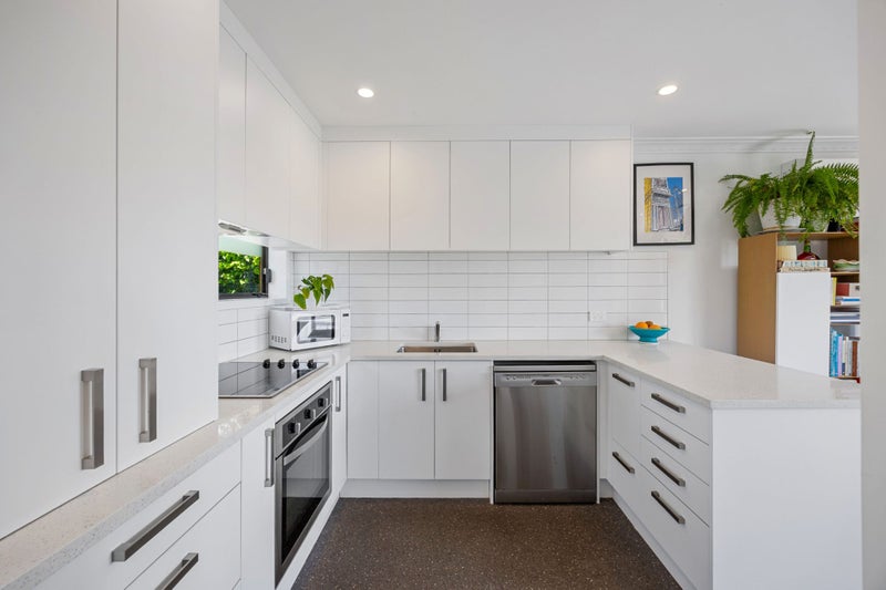 4A Sullivan Avenue, Mangere Bridge, Auckland - Carousel 2