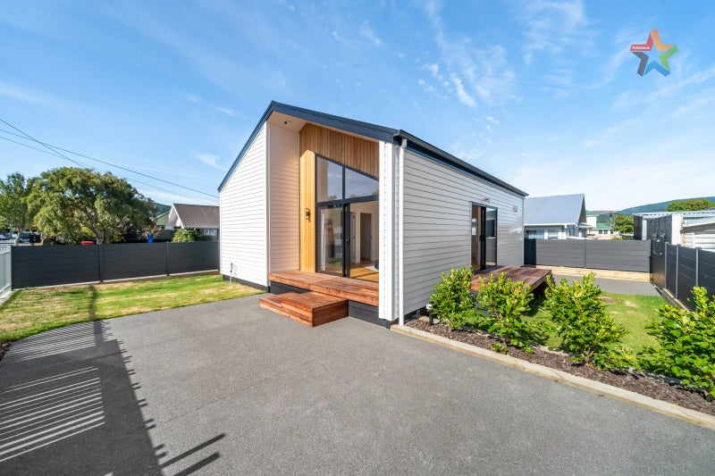 24A Fraser Crescent, Elderslea, Upper Hutt - Carousel 1