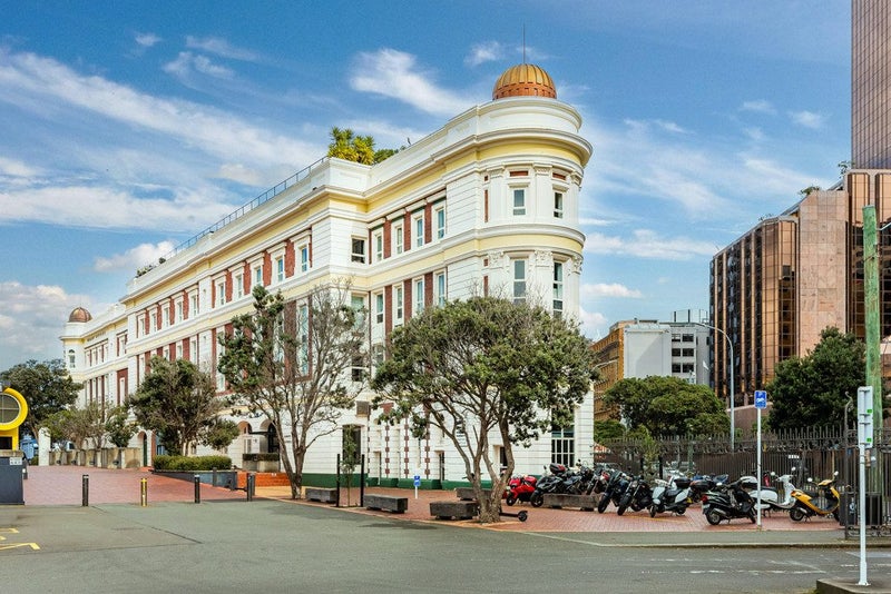 1.6/1 Queens Wharf, Wellington Central, Wellington - Carousel 1