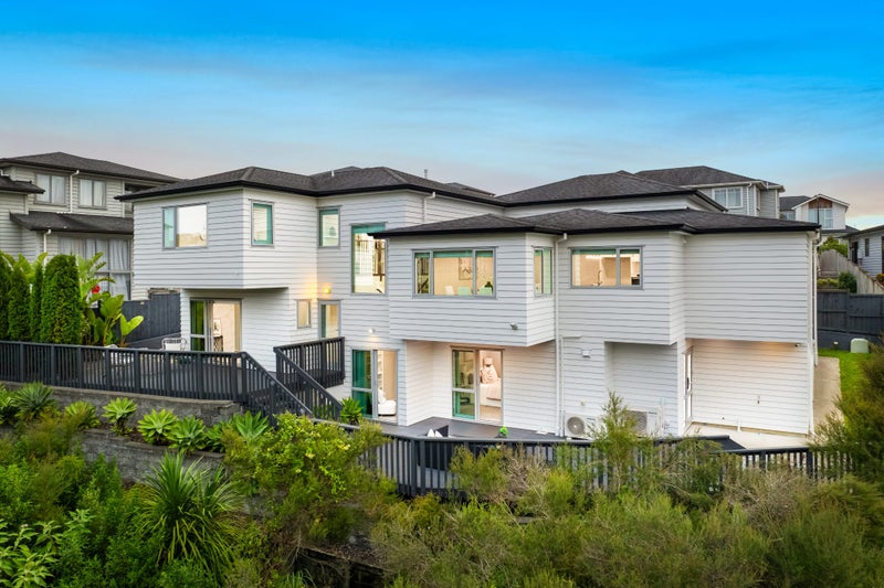 21 Lagonda Rise, Oteha, Auckland - Carousel 1