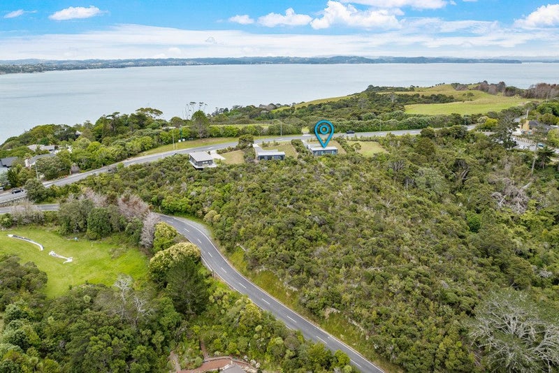 1119A Whangaparaoa Road, Tindalls Beach, Whangaparaoa - Carousel 1