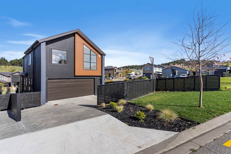 6 Aquamarine Avenue, Wainui, Wainui - Carousel 1