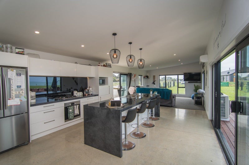 1 Baxter Avenue, St Andrews - Carousel 2