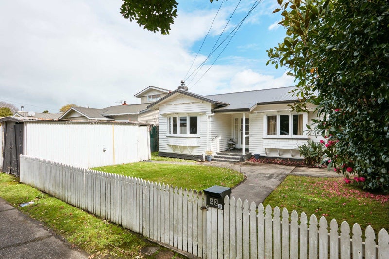 42 Adair Street, Whataupoko, Gisborne - Carousel 1