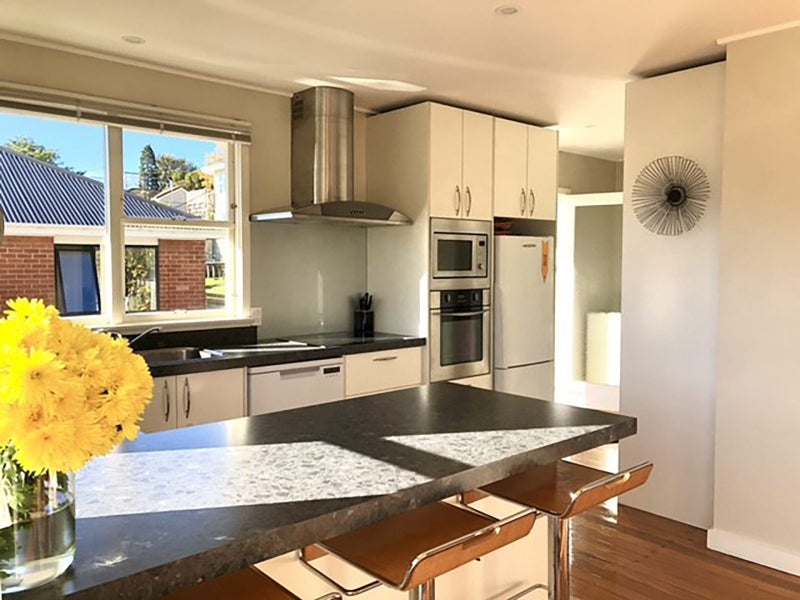 11 Tyne Street, Roslyn, Dunedin - Carousel 2