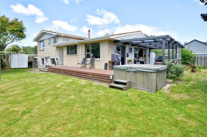 2 Aranui Place, Gore, Gore - Carousel 1