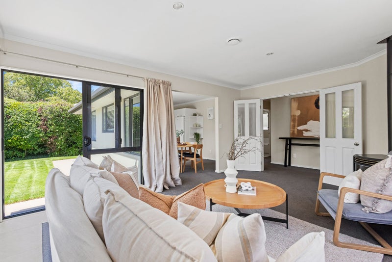 190 Main North Road, Redwood, Christchurch - Carousel 2