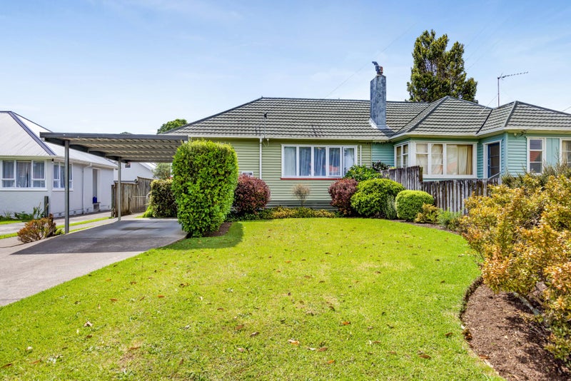 14 Plympton Street, Brooklands, New Plymouth - Carousel 1