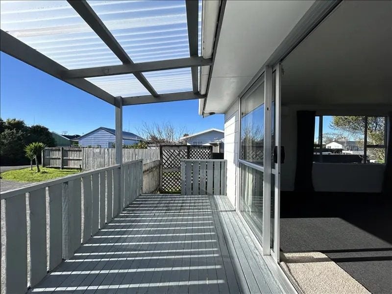1 Reeves Close, Fairview Downs, Hamilton - Carousel 1