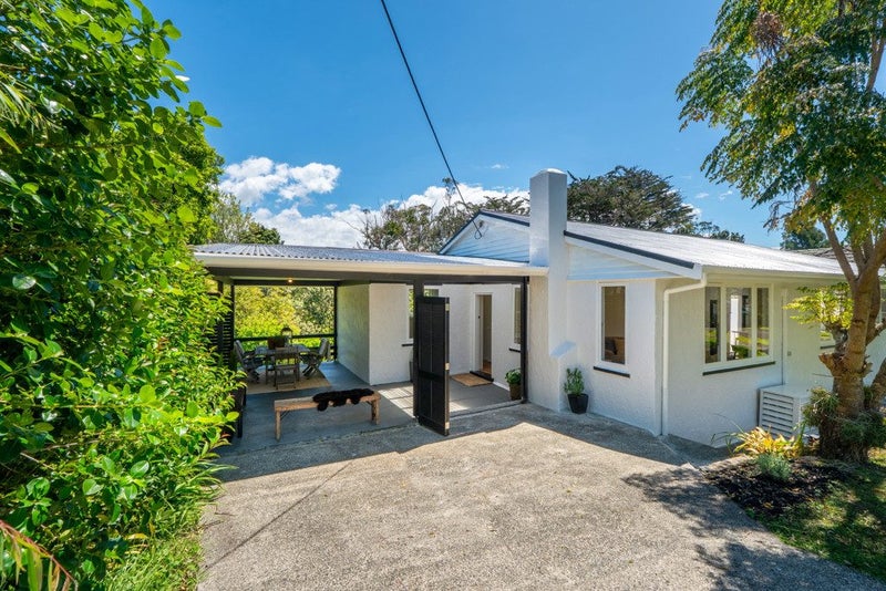 10 Park Avenue, Northcote, Auckland - Carousel 1