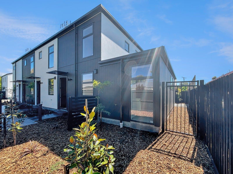 6/9 Whittington Avenue, Woolston, Christchurch - Carousel 1