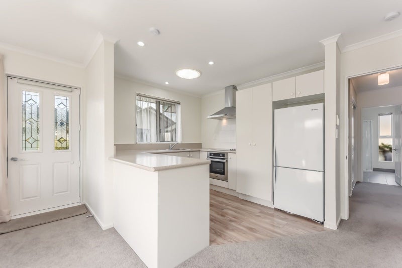 4 Ivy Crescent, Richmond, Richmond - Carousel 2