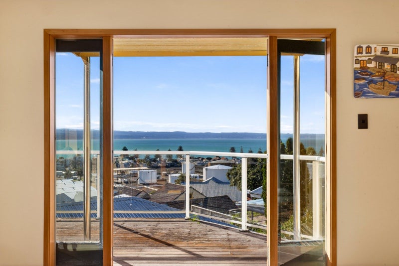122A Chaucer Road North, Hospital Hill, Napier, Hawke's Bay - Carousel 2