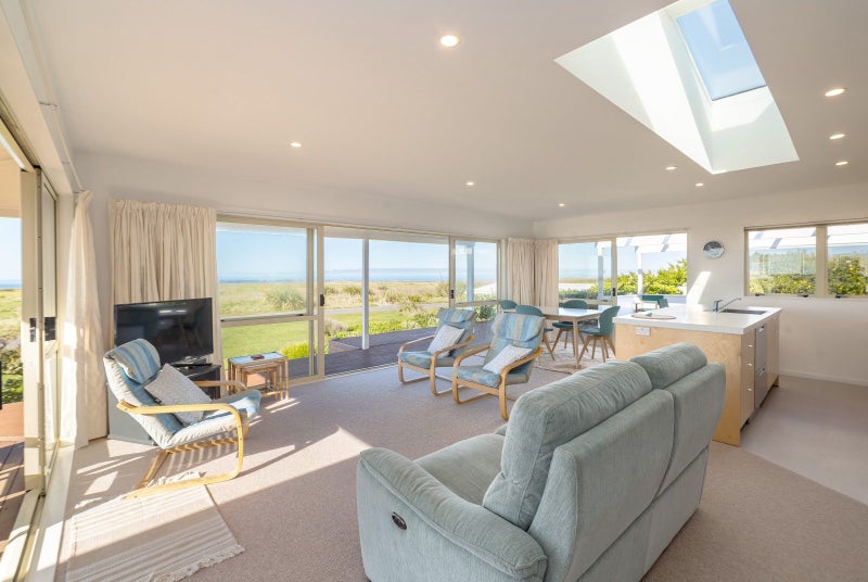 6 Beach Road, Flat Point, Masterton - Carousel 2