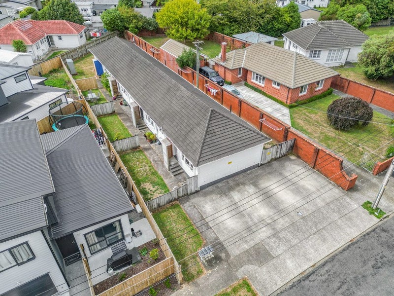 2/3 Huia Grove, Elderslea, Upper Hutt - Carousel 15