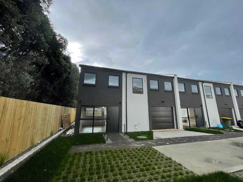 110D Hillside Road, Mount Wellington, Auckland - Carousel 2