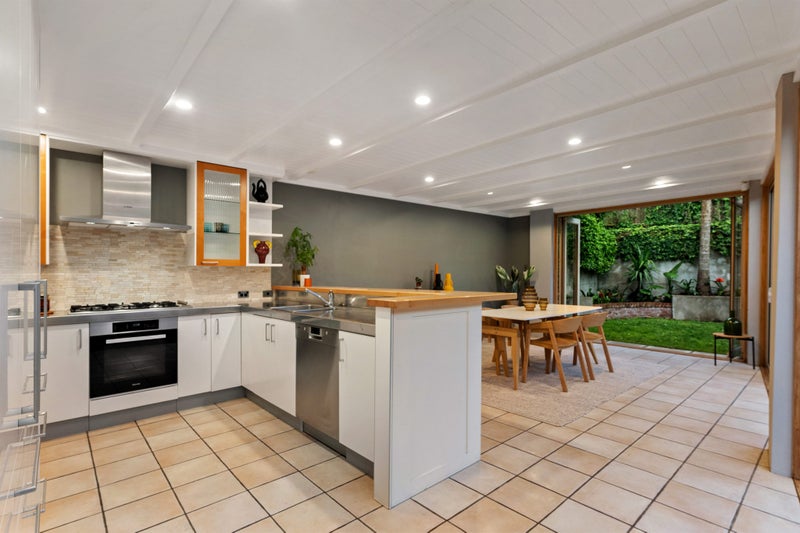 42 Collingwood Street, Freemans Bay, Auckland - Carousel 1