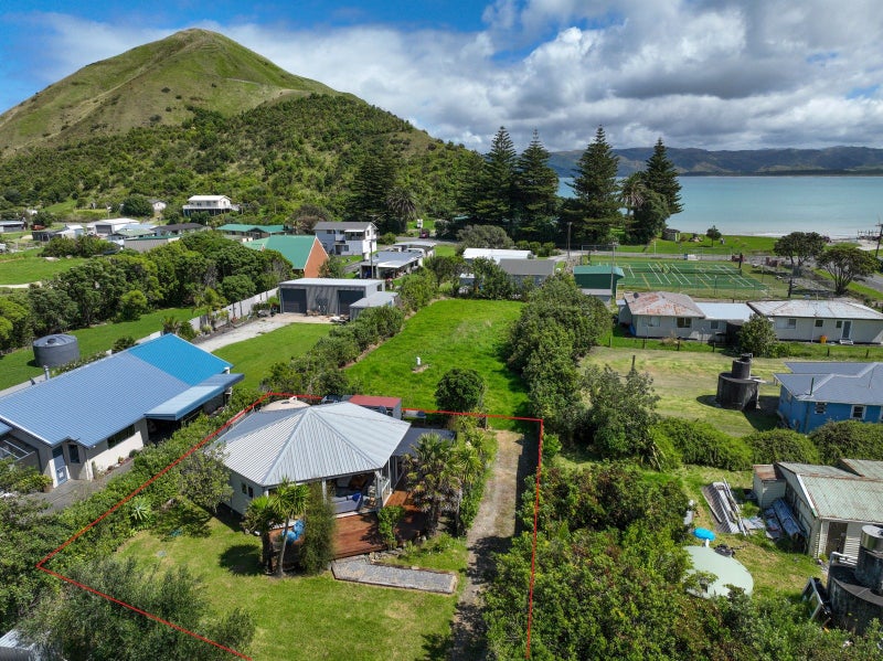 86A Fortescue Street, Māhia - Carousel 21