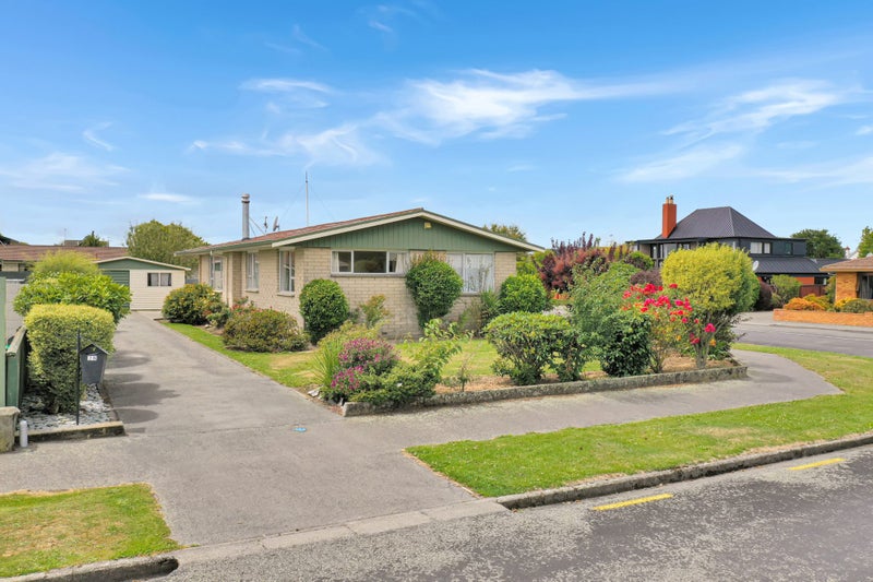 28 Churchill Avenue, Allenton, Ashburton - Carousel 1