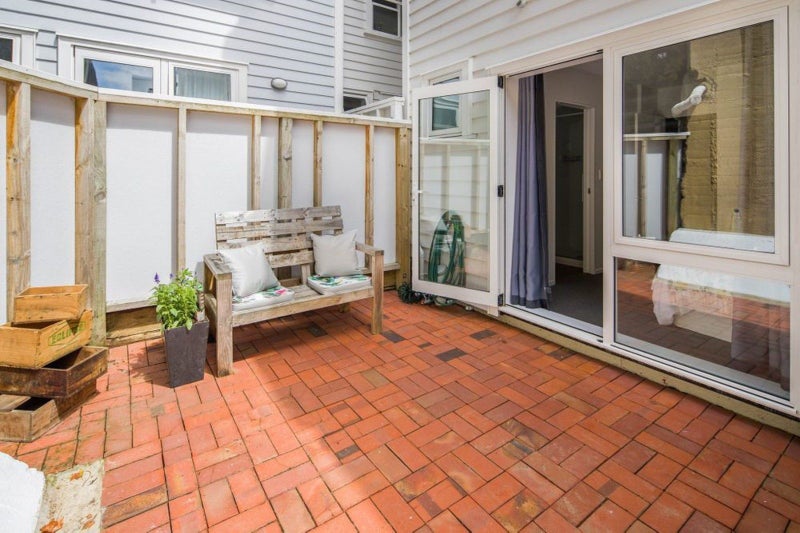 27/35 Pirie Street, Mount Victoria, Wellington - Carousel 2