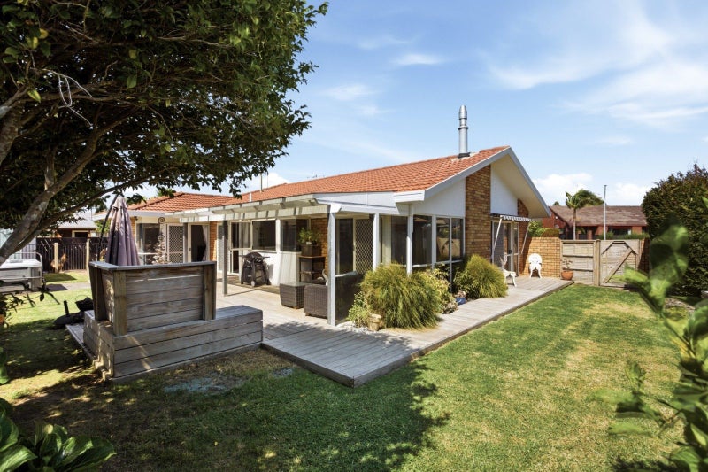 51 Bayfair Drive, Mount Maunganui, Mount Maunganui - Carousel 1