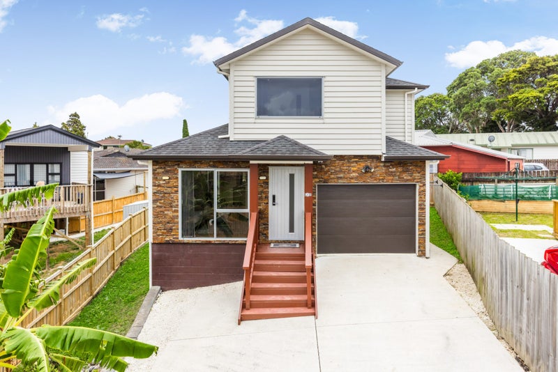 68D Henwood Road, Mangere East, Manukau City, Auckland - Carousel 1