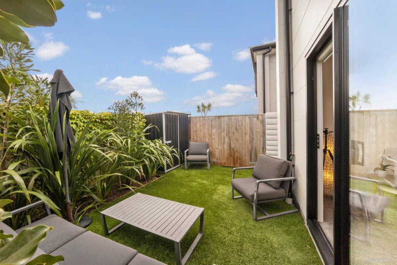 4/80 Awaroa Road, Sunnyvale, Auckland - Carousel 1