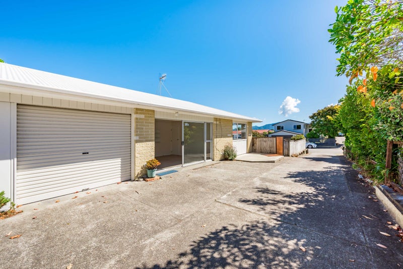 12A Callender Terrace, Paraparaumu Beach, Paraparaumu - Carousel 1