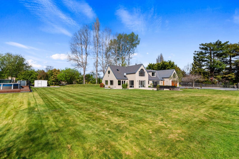 103 Regent'S Park Drive, CASEBROOK, CHRISTCHURCH - Carousel 1