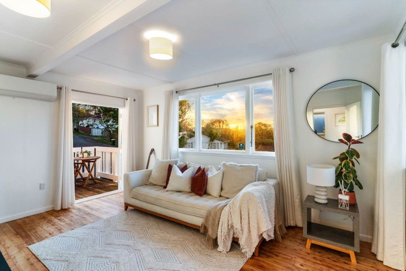 11A Gemini Place, Beach Haven, Auckland - Carousel 1