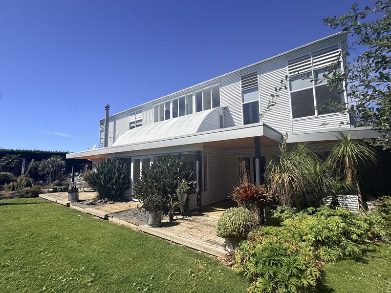 20 Parkhill Road, Hastings - Carousel 1