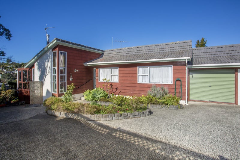 2/21 Helvetia Drive, Browns Bay, Auckland - Carousel 1