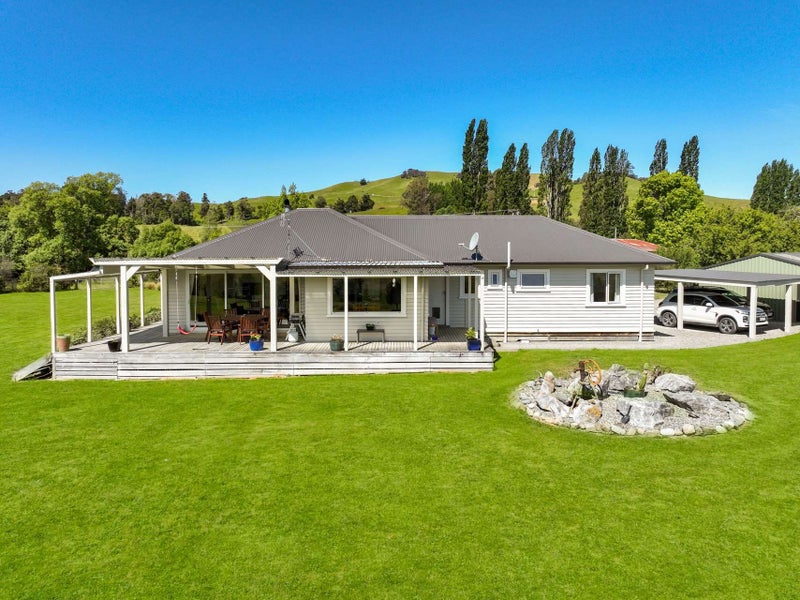 82 Thorn Road, Dovedale, Wakefield  - Carousel 1